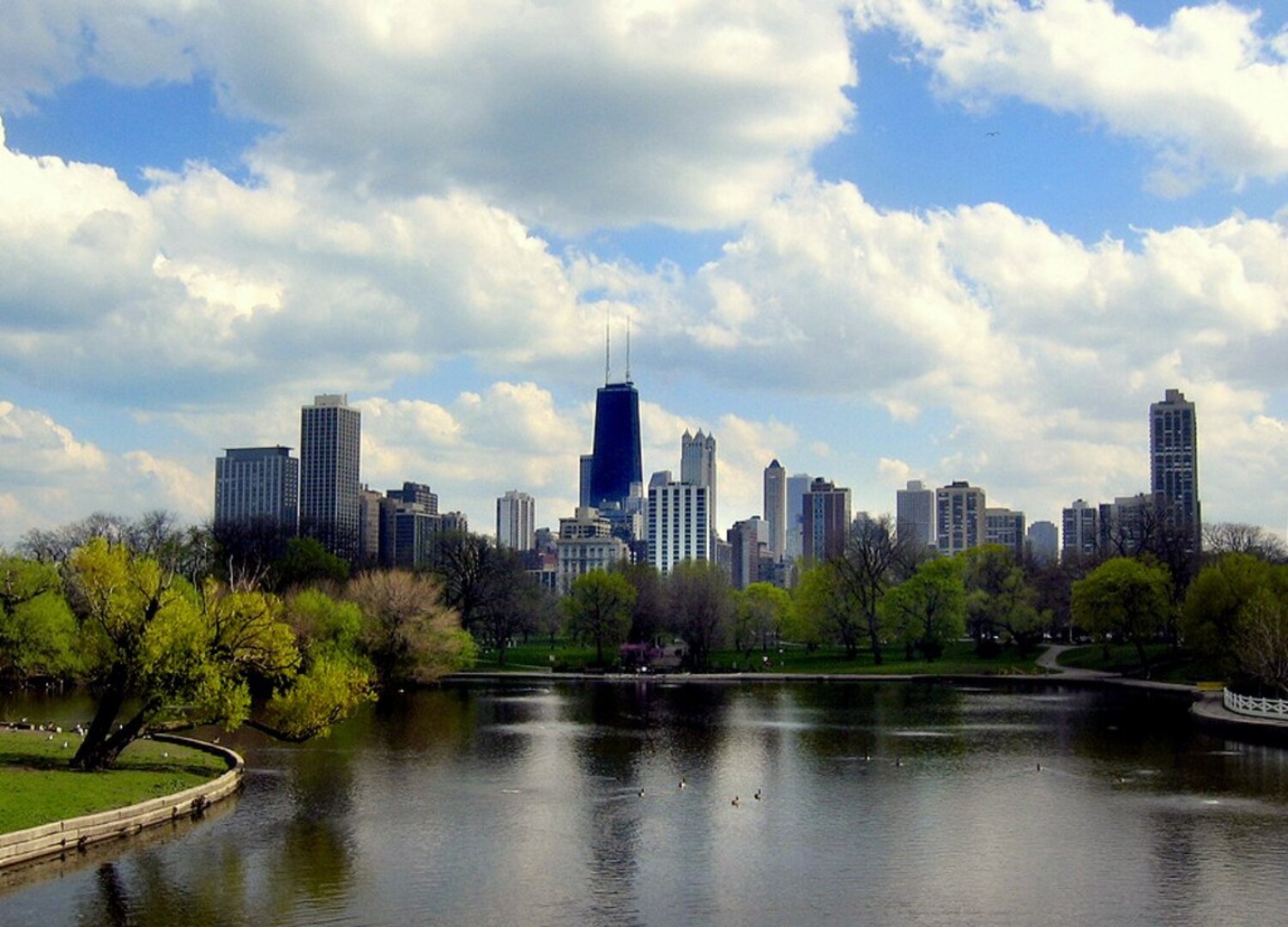 Lincoln Park with Chicago Skyline View